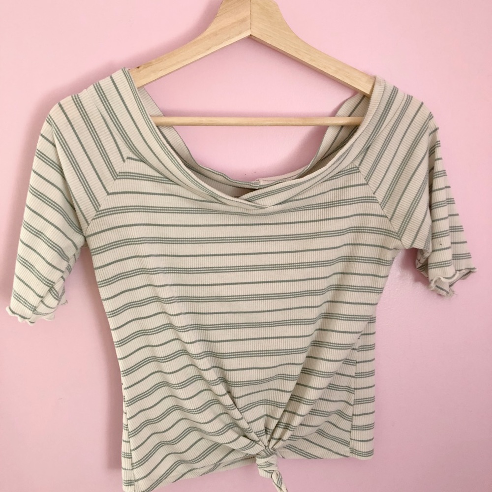 Charlotte Russe front tie crop top